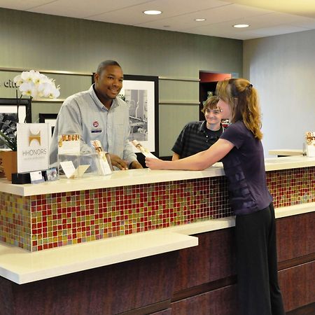 Hampton Inn & Suites Cincinnati / Uptown - University Area Интериор снимка