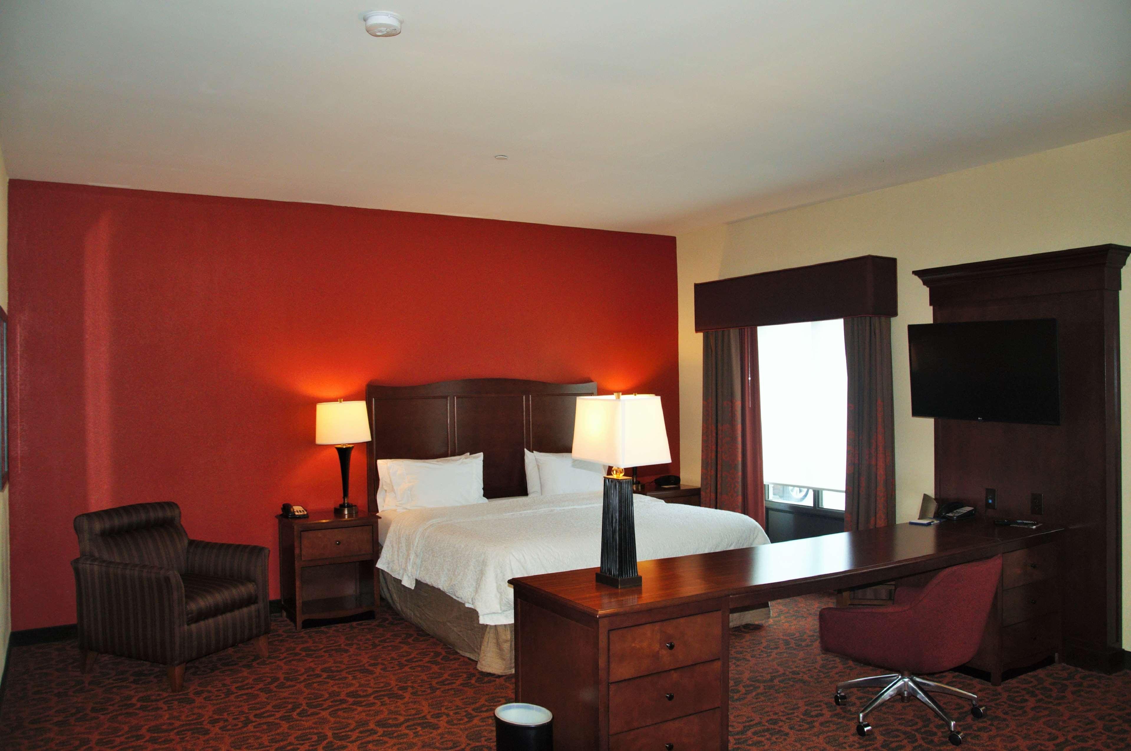 Hampton Inn & Suites Cincinnati / Uptown - University Area Екстериор снимка