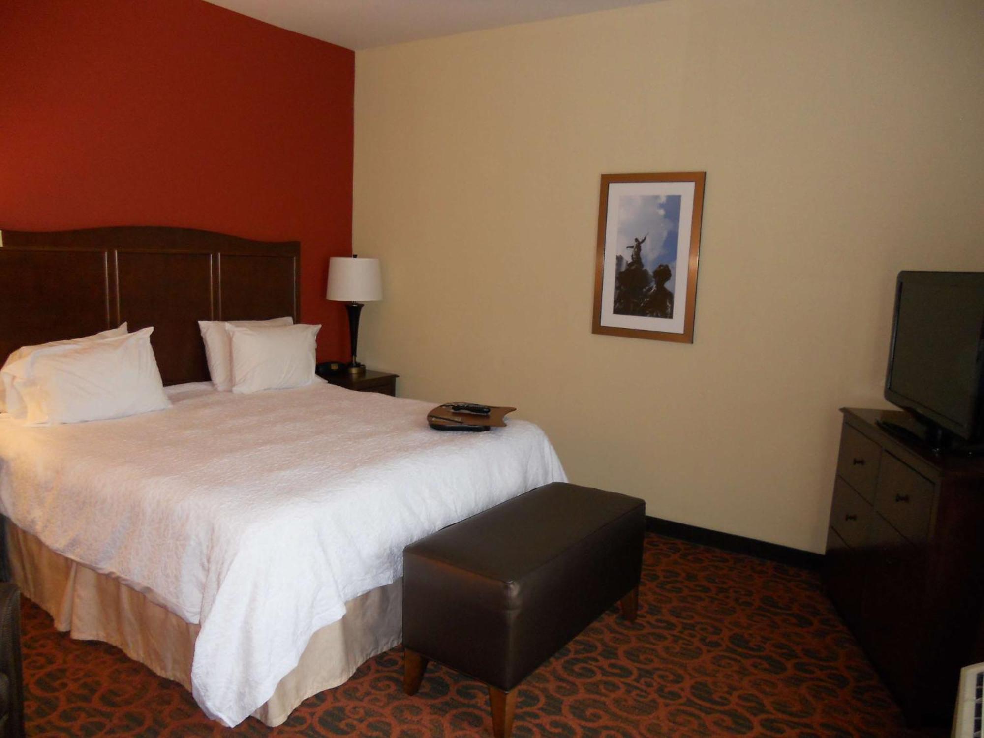 Hampton Inn & Suites Cincinnati / Uptown - University Area Екстериор снимка