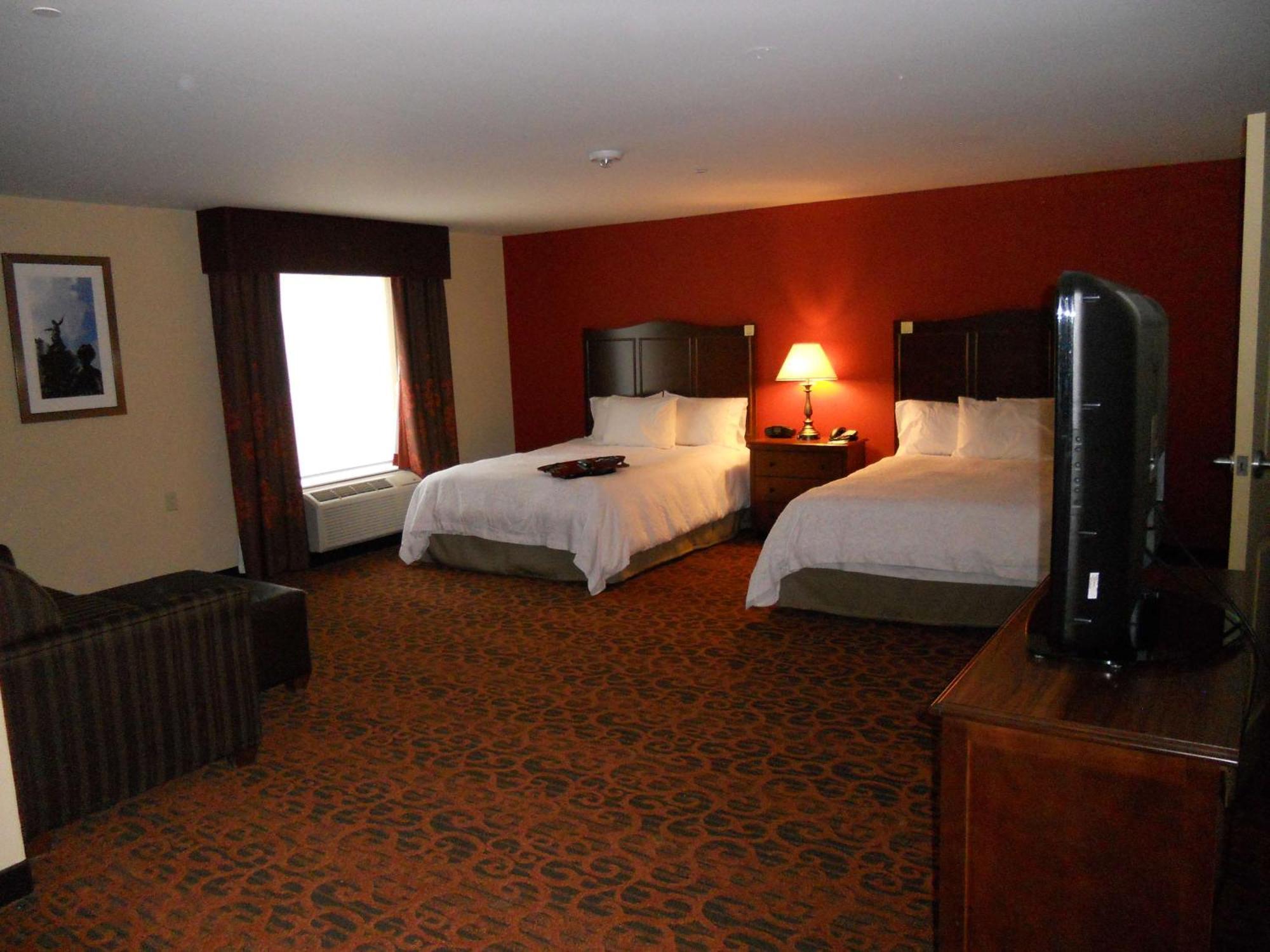 Hampton Inn & Suites Cincinnati / Uptown - University Area Екстериор снимка